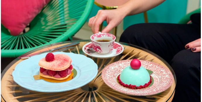 Ayudando a nuestros vecinos IV. Kitschy pastelería